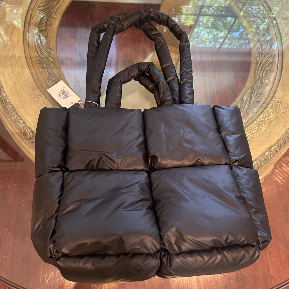 Chic Black Puffer Tote Bag - Picture 3 of 10